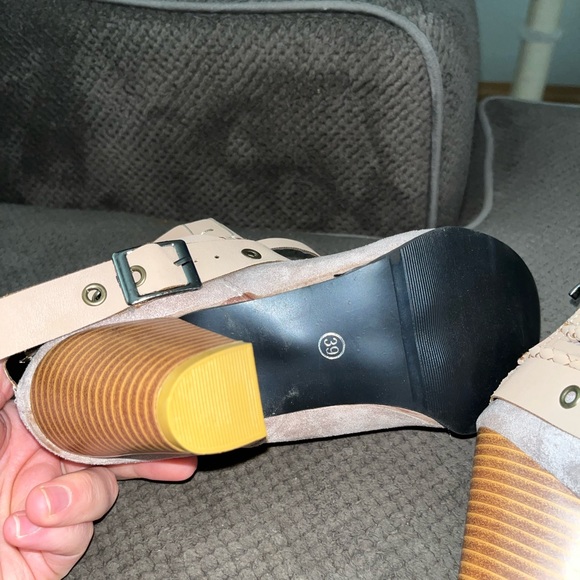 🧨NWOT size 7 booties - Picture 4 of 4